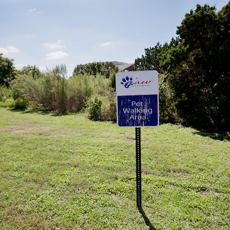 Sonesta Simply Suites Austin The Domain Area Bagian luar foto