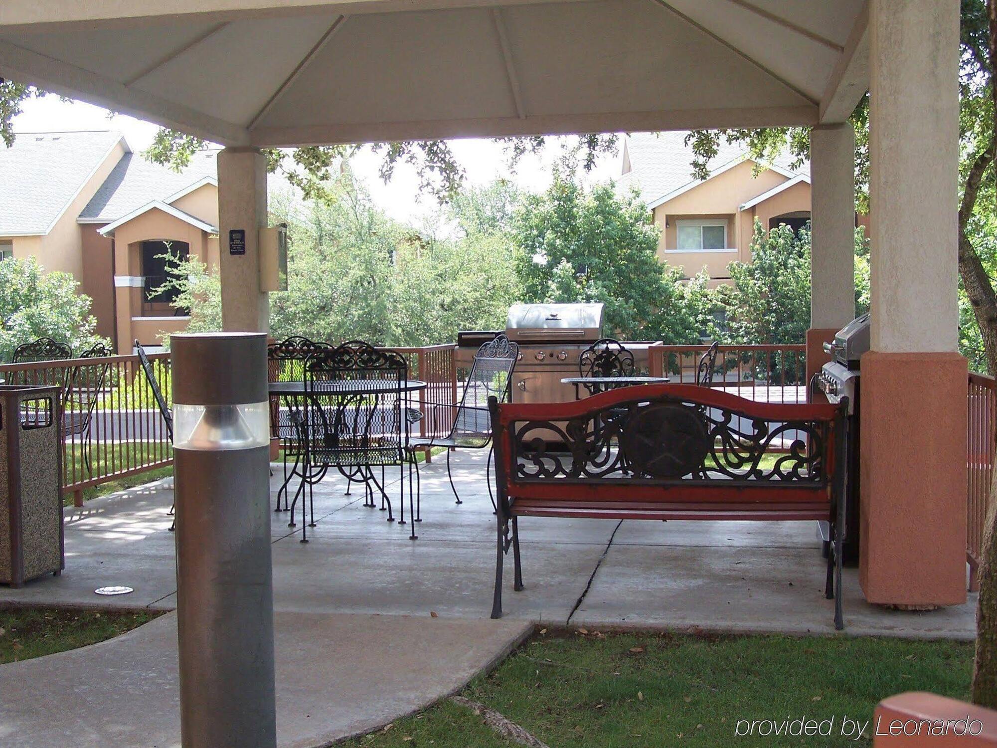 Sonesta Simply Suites Austin The Domain Area Bagian luar foto